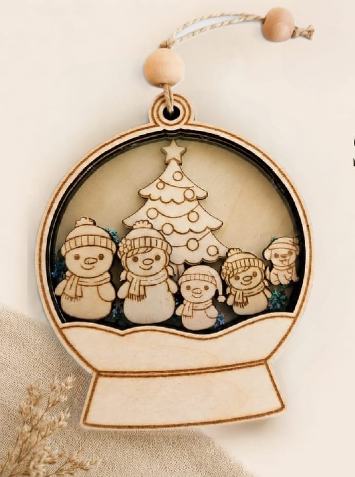 Houten sneeuwpop ornament – handgemaakt & volledig personaliseerbaar